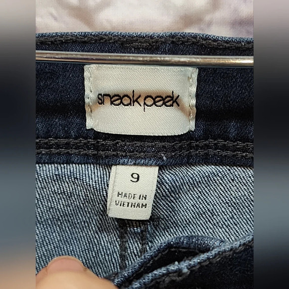 Sneak Peak distressed jeans with peek a boo patchwork detailing Size 9 - Picture 7 of 10